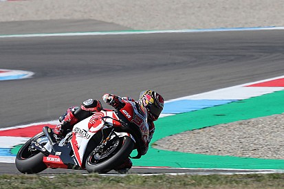 Nakagami: “Rossi perdió la rueda delantera y me sacó de la pista”