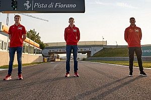 Не теряется ли Шварцман в «толпе» юниоров Ferrari? И не лучше ли ему будет в свободном плавании?