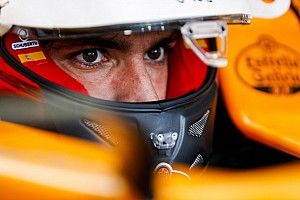 Sainz legt uit wat Hamilton zo goed maakt