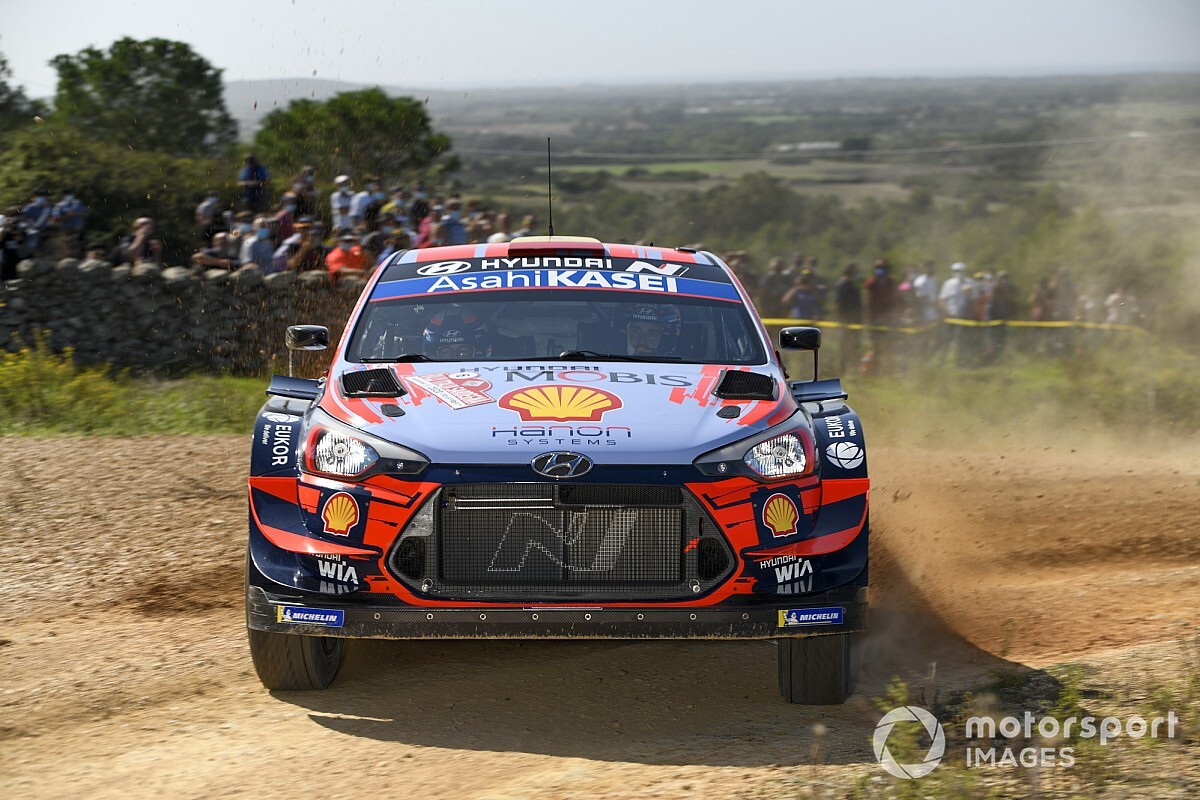 WRC, giallo Hyundai: le i20 trattenute nel Parco Chiuso