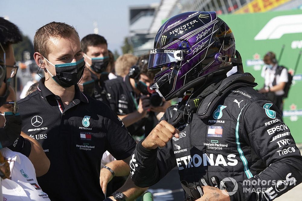 Hamilton Monzában lemaradt a rasszizmusellenes térdelésről