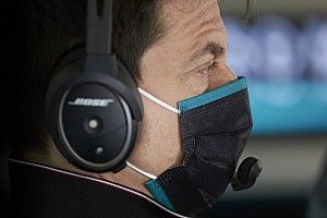Ezt a megoldást ajánlja Wolff a Red Bullnak a motorkérdésben