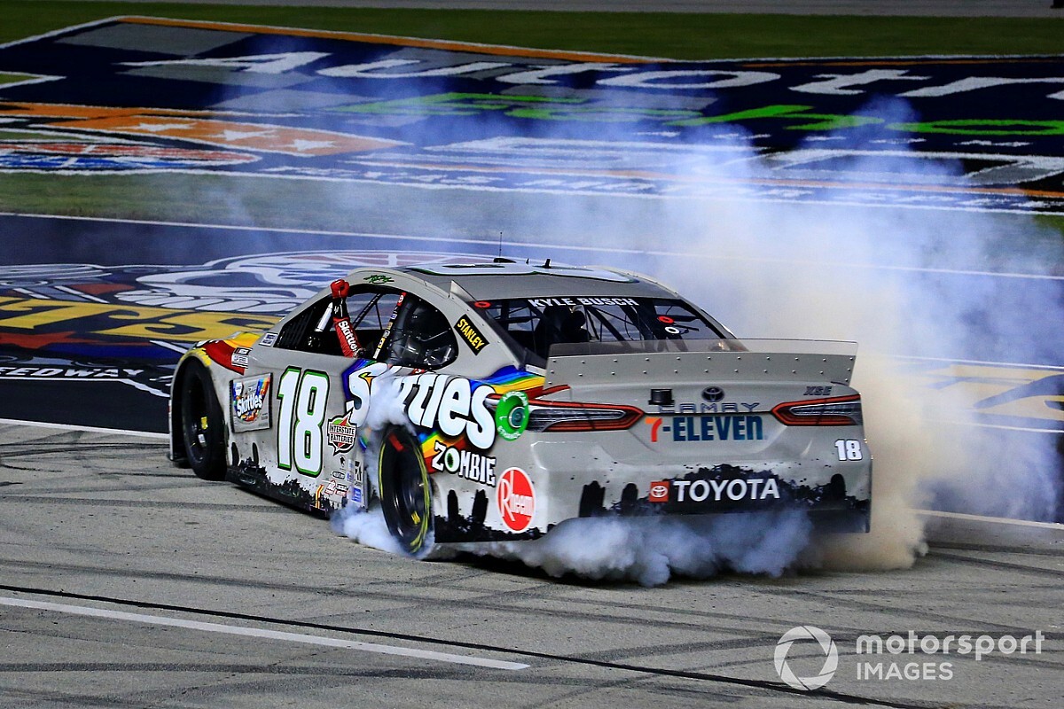 NASCAR Fort Worth: Kyle Busch beendet Durststrecke, stiehlt Playoff-Show