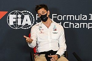 Wolff: F1 may need to be "adaptive" amid second COVID wave