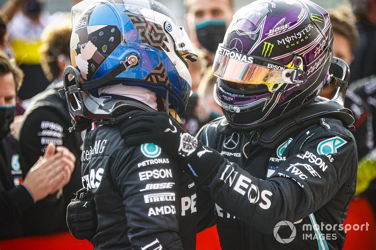 Nieuw F1-contract Hamilton met 'Verstappen-clausule' in de maak?