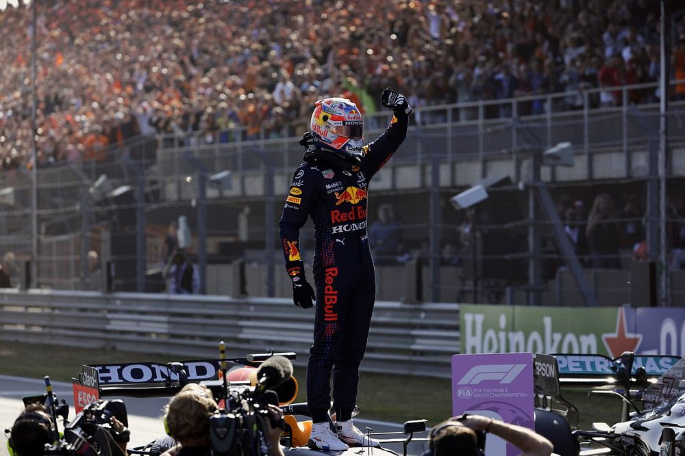 Verstappen pokonał Hamiltona