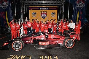 インディカー第11戦ナッシュビル:序盤クラッシュのエリクソンが優勝の番狂わせ。佐藤琢磨は不運で25位
