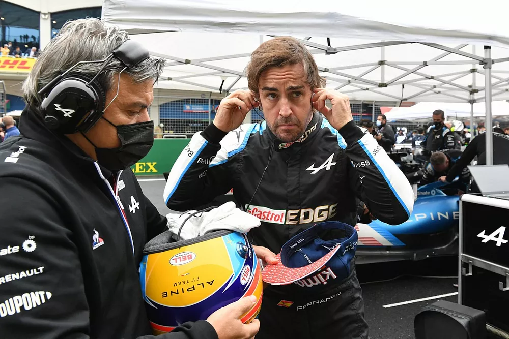 Fernando Alonso, Alpine F1, on the grid
