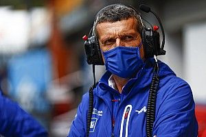 Глава Haas не согласился с обвинениями Шумахера в адрес Мазепина