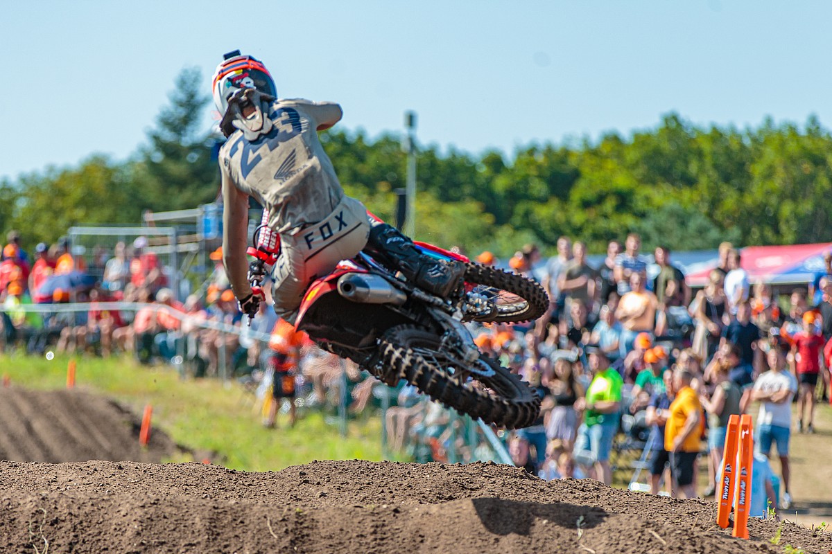 MXGP: Gajser allunga in Olanda, Herlings va KO