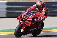 Победитель четырех последних гонок MotoGP Баньяя завоевал поул в Арагоне