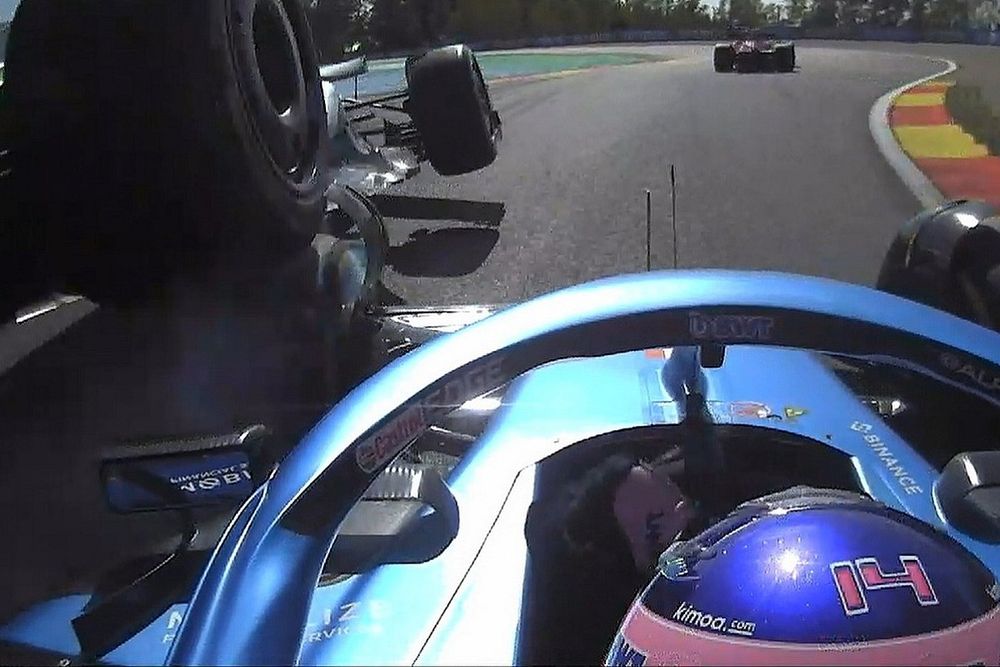 Vídeo: ¡accidente de Alonso y Hamilton al inicio del GP de Bélgica!