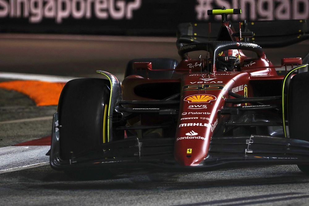 Sainz: "Singapur GP'de güven eksikliği yüzünden geride kaldım"