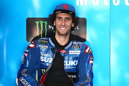 Rins: "El objetivo del podio puede ser factible"