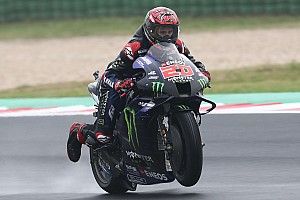 Куартараро стал новым чемпионом MotoGP, Баньяя упал