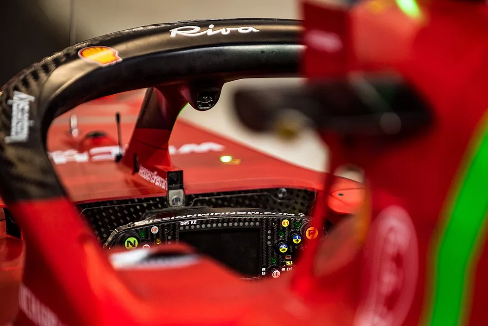 Ferrari SF21 stuurwiel detail
