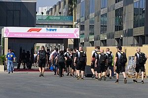 A kötelező oltás nem lehet probléma az F1 számára, ugyanis mindenki be van oltva