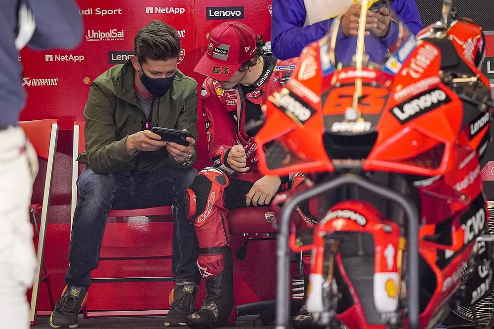 Francesco Bagnaia, equipo Ducati con Casey Stoner 