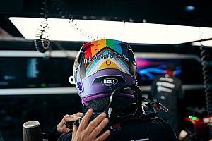F1: Hamilton traz pintura contra a homofobia para o GP do Catar e pede escrutínio maior sobre direitos humanos
