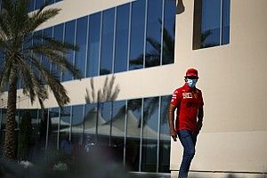 Sainz arra kéri Hamilton és Verstappent, hogy a „sport imázsa" érdekében tisztán versenyezzenek