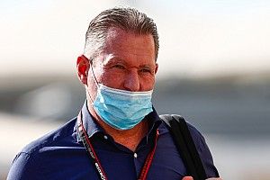 F1 - Jos Verstappen diz respeitar Hamilton apenas como piloto: "Vive em seu próprio mundo"