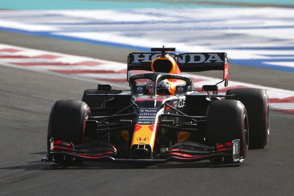 Verstappen: "Manca qualcosa sul giro secco, long run ok"