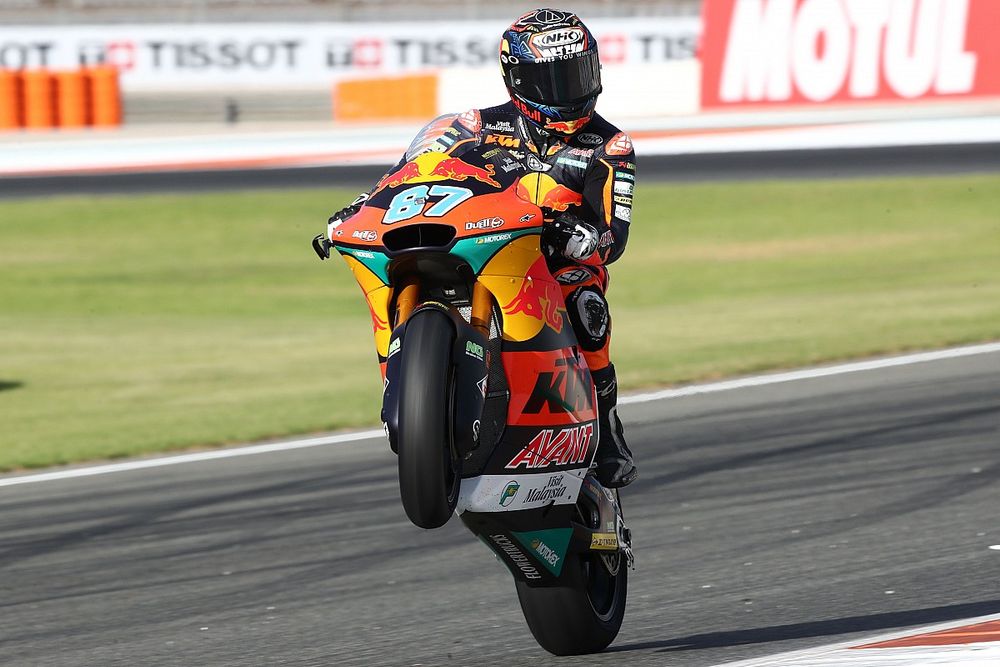 Gardner es campeón de Moto2 pese al triunfo de Raúl Fernández