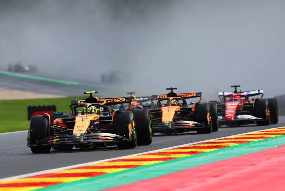 Charles Leclerc, Ferrari, Lando Norris, McLaren, Oscar Piastri, McLaren