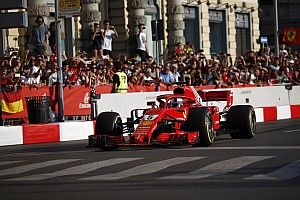Momen memalukan Vettel di Milan F1 Festival