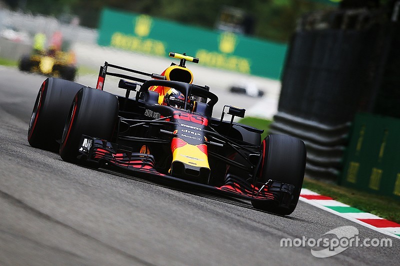 Verstappen over zegekansen in Singapore: "Zitten er daar zeker dichterbij"