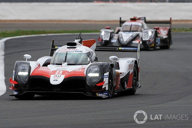 El #8 de Alonso lidera las 6 horas de Silverstone a mitad de carrera