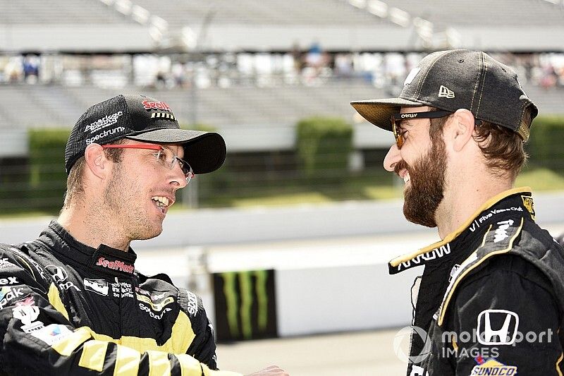 Sebastien Bourdais, Dale Coyne Racing with Vasser-Sullivan Honda y James Hinchcliffe, Schmidt Peterson Motorsports Honda 