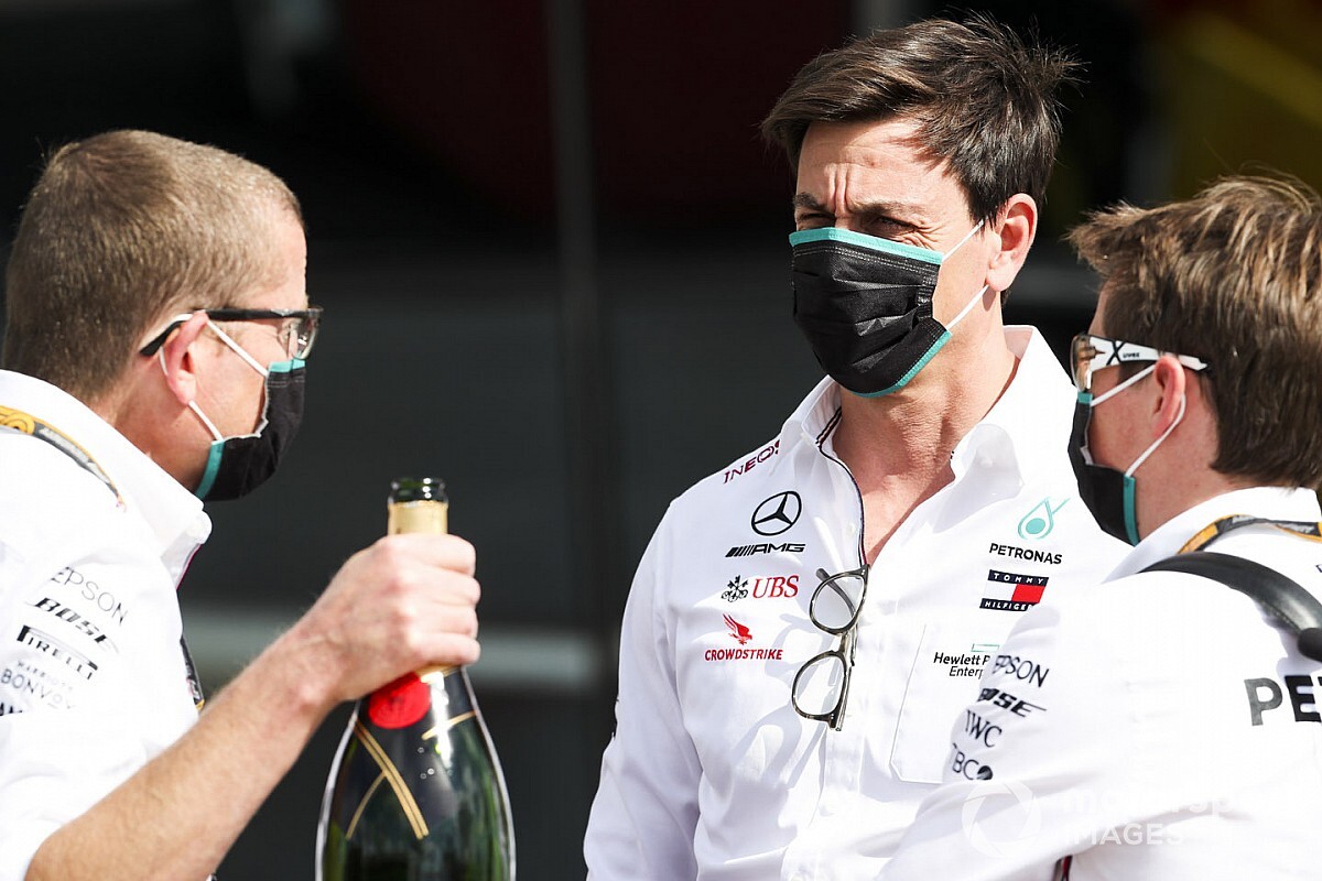 Wolff Yakin Red Bull Takkan Dapatkan Cowell
