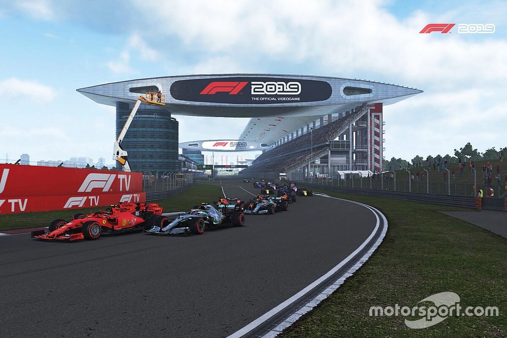 Sainz debuta con top 10 en la F1 virtual y Leclerc repite victoria