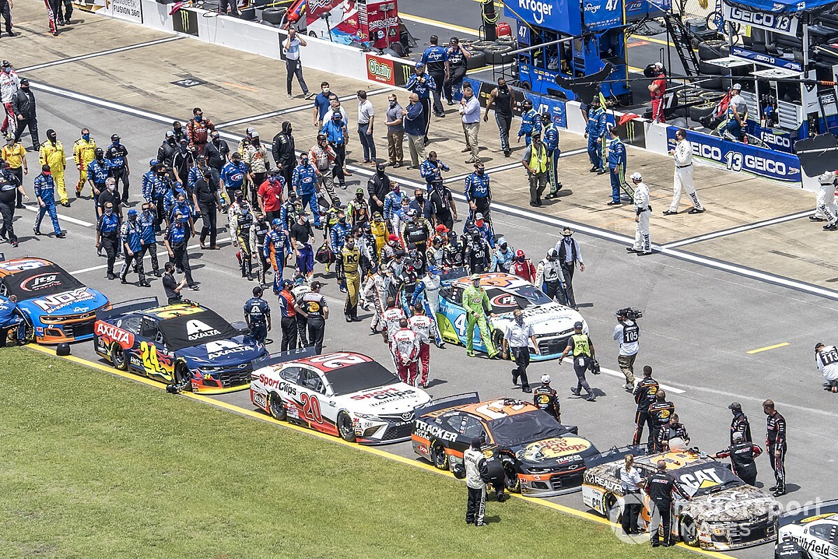 VIDEO: El apoyo de NASCAR a Wallace ante acto de racismo en Talladega