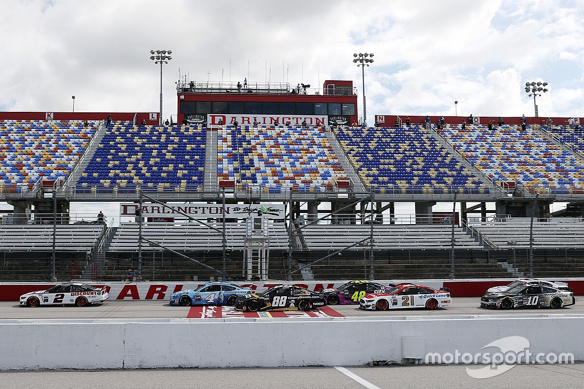 NASCAR saca rédito al ser el primero en volver
