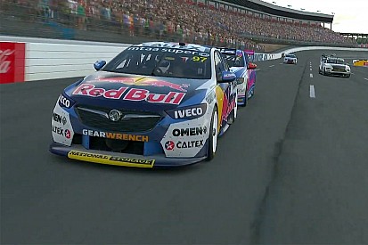 Shane van Gisbergen réalise le triplé en Supercars Eseries