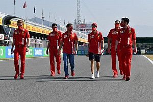 Ghini: "L'abbigliamento Ferrari è poco in stile con il marchio"