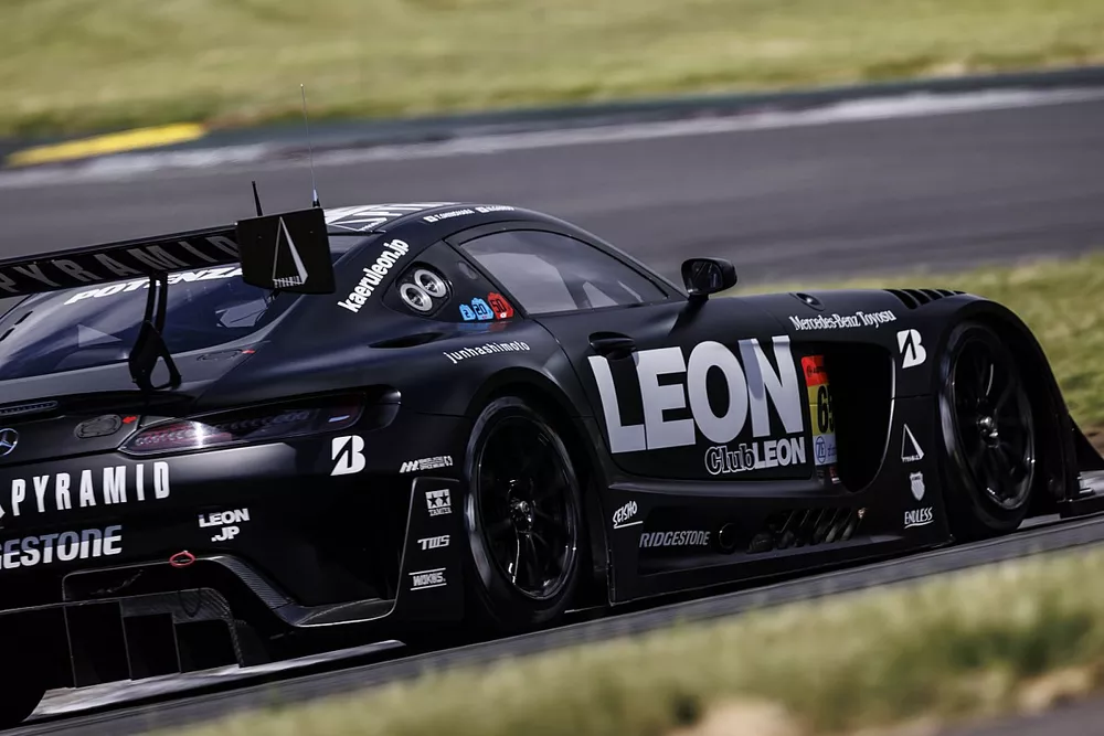 #65 LEON PYRAMID AMG
