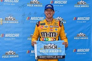 Kyle Busch tops Clint Bowyer for Martinsville Cup pole
