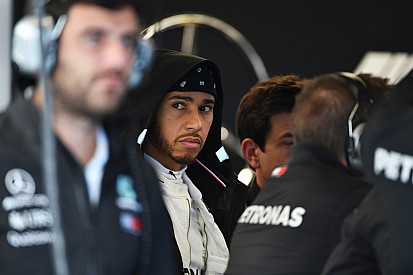 Hamilton 1 másodperccel nyerte az FP2-t Austinban, Alonso a negyedik