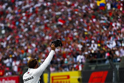 La celebración del quinto título de Hamilton, en fotos