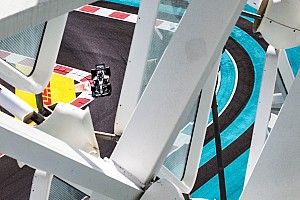 Hamilton magabiztosan nyerte az FP3-at a Ferrarik előtt, Räikkönen büntetést kaphat