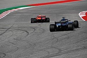 Így tartotta fel Räikkönen Hamiltont: profi munka (videó)