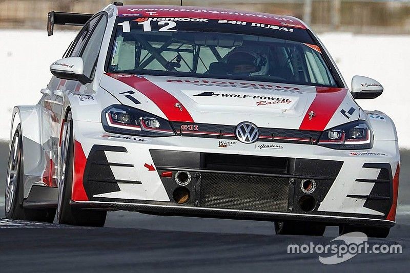 A Dubai la Volkswagen della Autorama/Wolf-Power vince fra le TCR
