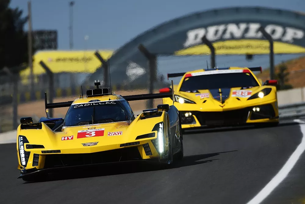 #3 Cadillac Racing Cadillac V-Series.R of Sebastien Bourdais, Renger Van Der Zande, Scott Dixon, #33 Corvette Racing Chevrolet Corvette C8.R of Nicky Catsburg, Ben Keating, Nicolas Varrone