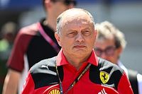 F1: Ferrari está a "quilômetros de distância" de estrutura perfeita, diz Vasseur