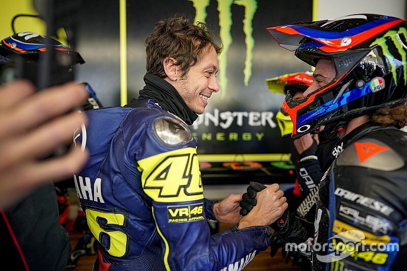 Video: Valentino Rossi torna ad allenarsi sulla moto da cross