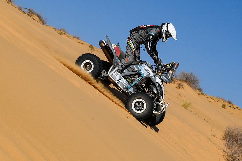 Dakar, Quad, Tappa 7: Vitse beffa Enrico, Casale amministra