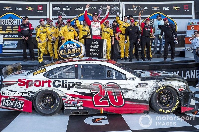 Erik Jones wins crash-filled Busch Clash with push from Hamlin